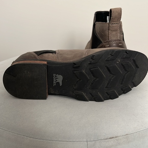 SOREL Women's size 7 Emelie ankle Chelsea Waterproof Boots Green NOWT - Picture 3 of 4